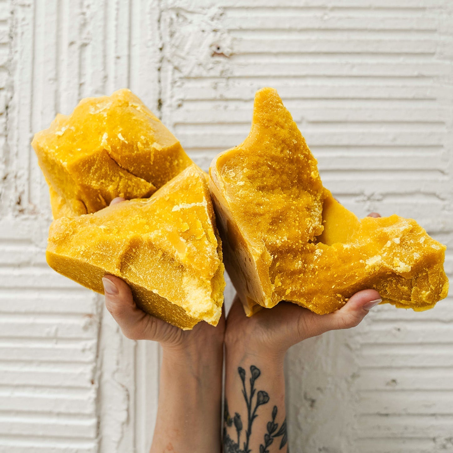 What Makes Beeswax the Best Candle Wax?